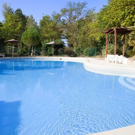 Hôtel Camping L'Eau Vive à Dauphin Extérieur photo