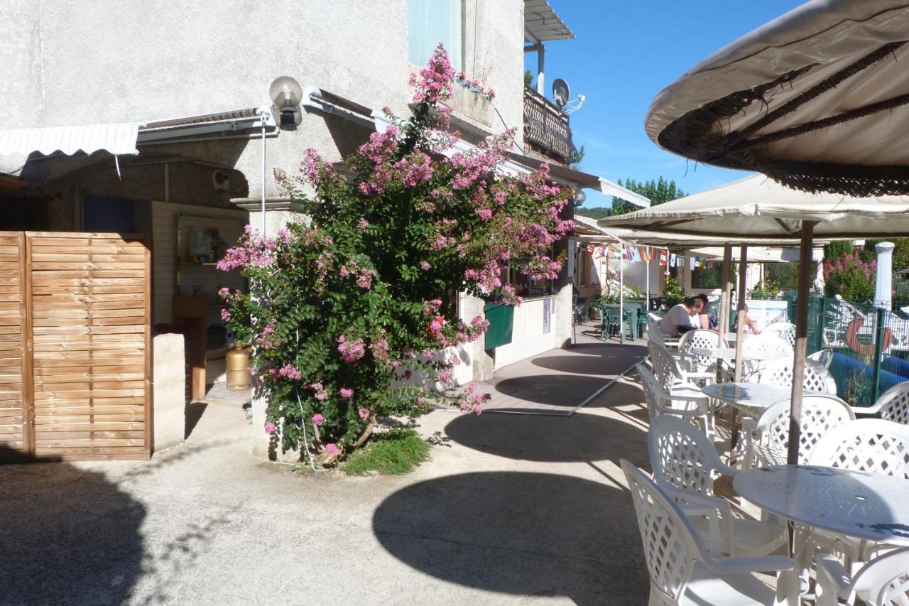 Hôtel Camping L'Eau Vive à Dauphin Extérieur photo
