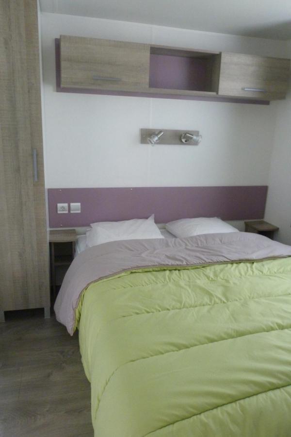 Hôtel Camping L'Eau Vive à Dauphin Extérieur photo