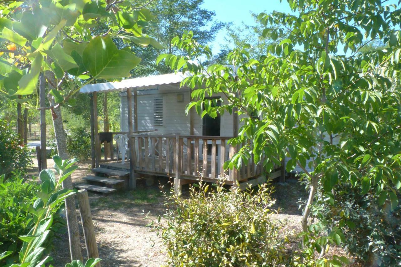 Hôtel Camping L'Eau Vive à Dauphin Extérieur photo