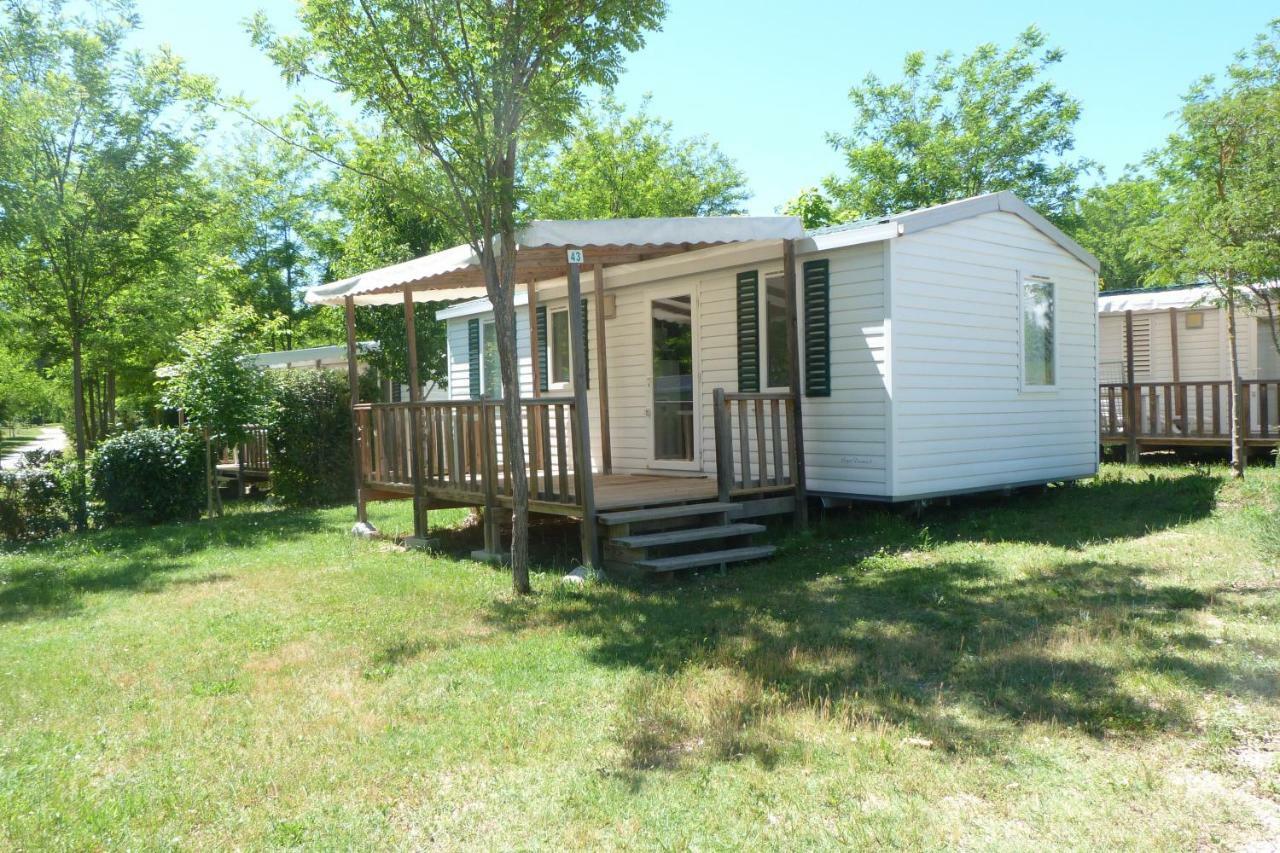 Hôtel Camping L'Eau Vive à Dauphin Extérieur photo