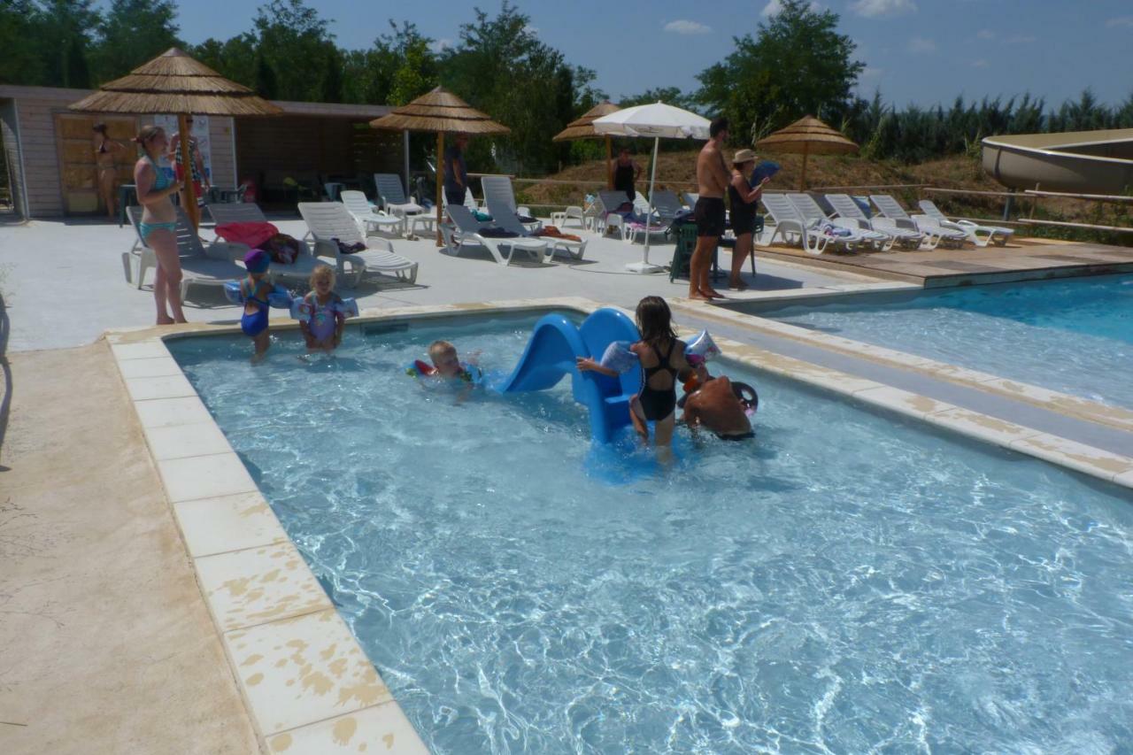 Hôtel Camping L'Eau Vive à Dauphin Extérieur photo