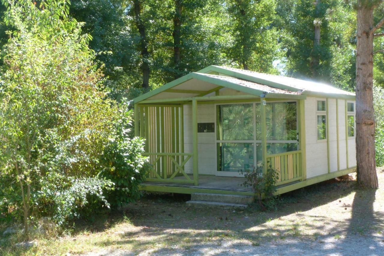 Hôtel Camping L'Eau Vive à Dauphin Extérieur photo